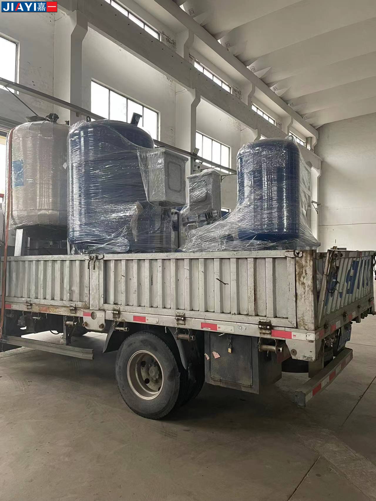 上海專車直達(dá)定壓補(bǔ)水機(jī)組3套，全自動加藥裝置2套